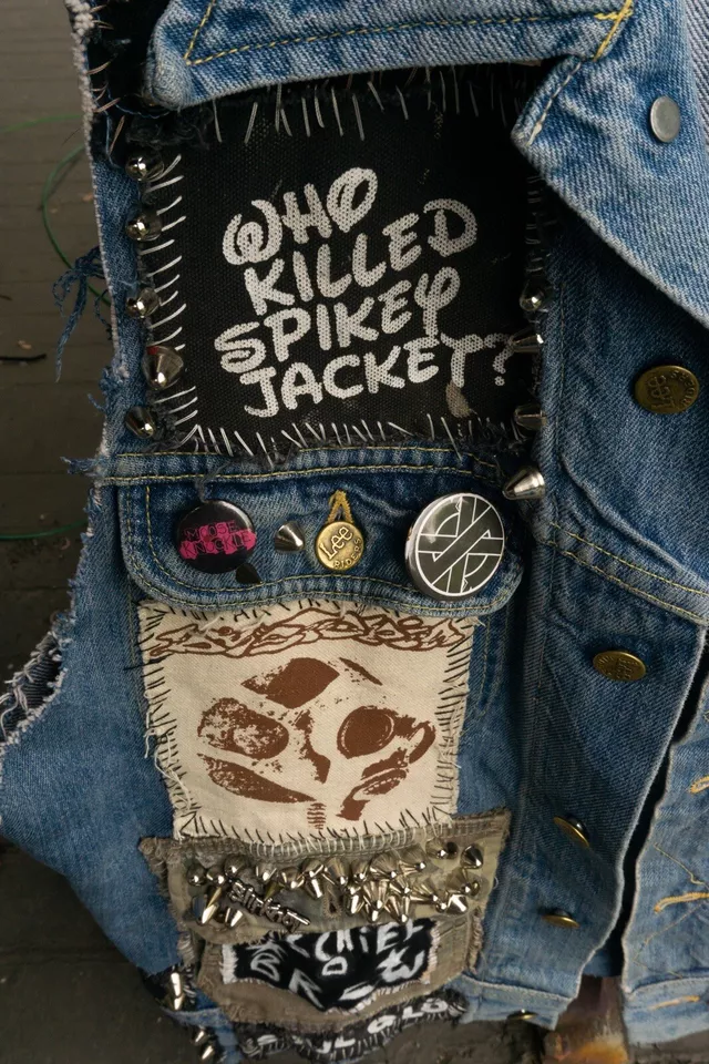 denim vest with patches 3